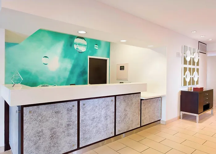 Hotel Springhill North 3*