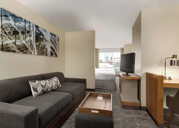 Hotel Springhill North 3*